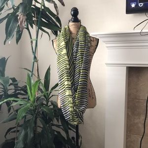 NWT Olsenboye Scarf
